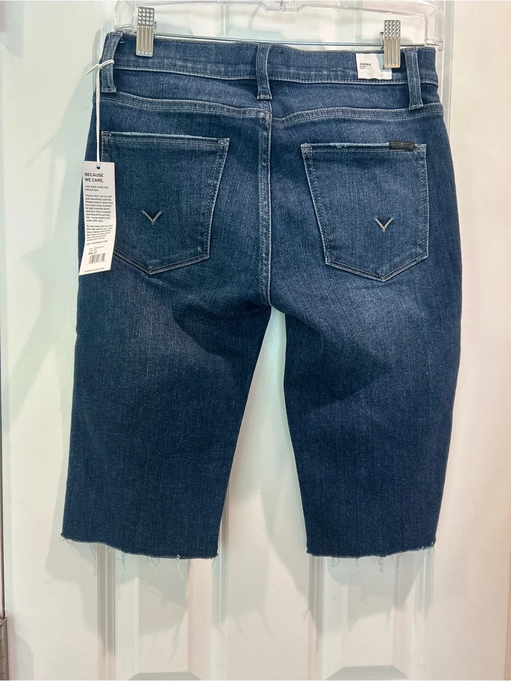 New NWT Hudson Jeans Mid Rise Raw Hem Denim Bermuda Shorts Women’s 27